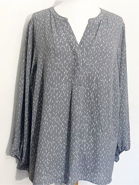 Tahari Grey Printed Long Balloon Sleeve Lightweight Flowy V-Neck Blouse 3X